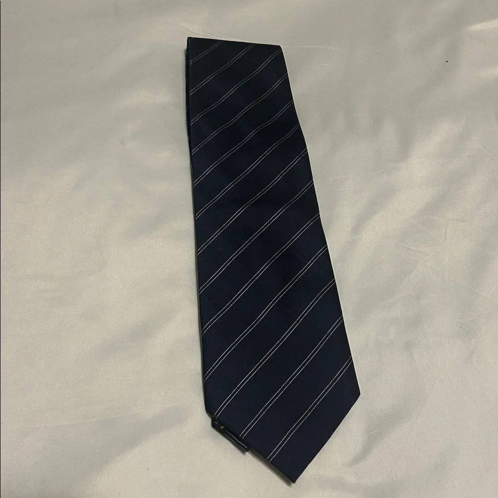 Like❤️for $3 off👠 Boss Hugo Boss blue stripe tie